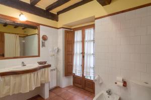 Koupelna v ubytování Casona De La Salceda