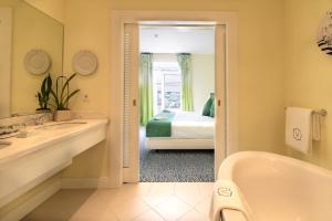 Uma cama ou camas num quarto em The Vintage House - Douro