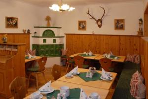 Restaurace v ubytování Hotel Pension Hubertus