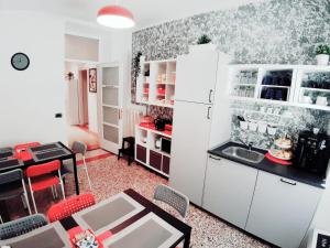 Kuhinja oz. manjša kuhinja v nastanitvi B&B Lupin Trento