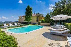 The swimming pool at or close to Villa La Quiete