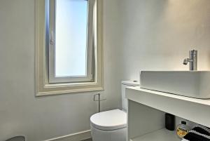 Et badeværelse på MyPlaceLisbon - Luxury Trindade III