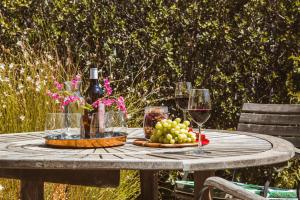 Nápoje v ubytování Mataro Cottage + 26 fotografií