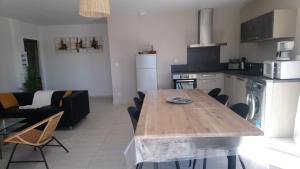Η κουζίνα ή μικρή κουζίνα στο Villa Larzac +12 φωτογραφίες