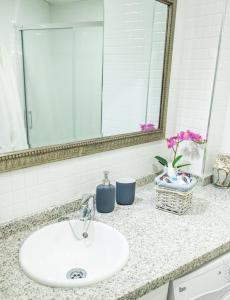 A bathroom at La Judería del Buen Viaje