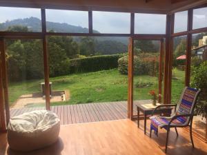 Ein allgemeiner Bergblick oder ein Berglick von der Lodge aus