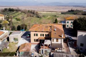 フチェッキオにあるCasa della Coccaの村家屋上空