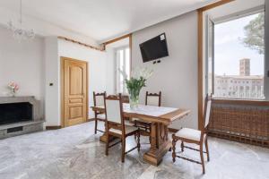 Gallery image of View Colosseo From Jacuzzi in Rome