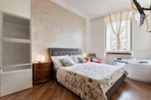 Gallery image of jacuzzi in front of the colosseum in Rome