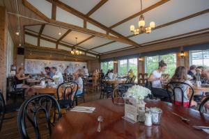 Foto da galeria de Auberge Seigneurie des Monts em Sainte-Anne-des-Monts