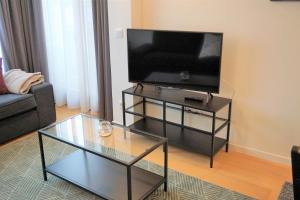 Telewizja i/lub zestaw kina domowego w obiekcie Rosie | Design | Chalet