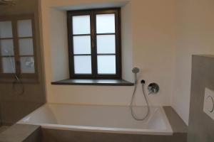 Ένα μπάνιο στο Herrenhaus am Grübl