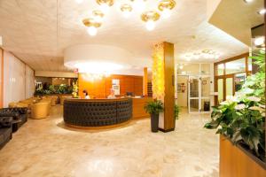 Vstupní hala nebo recepce v ubytování Hotel Universal + 37 fotografií