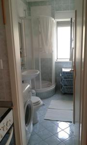 Kúpeľňa v ubytovaní Apartman LOZA + 5 fotografií