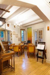 Uma área de estar em Hostal Rio Amazonas