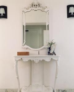 A bathroom at Heidi's Apartment