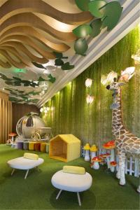 Dětský klub v ubytování Mangrove Tree Resort World Sanya Bay -Elader Palm Tower