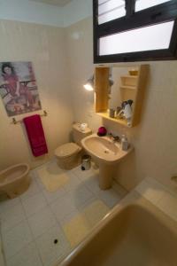 Kúpeľňa v ubytovaní MEDANO4YOU Red Square Dream Holiday Home