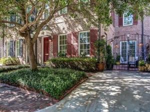 Vườn quanh Beautiful 3Bed Townhome in Historic Downtown Savannah