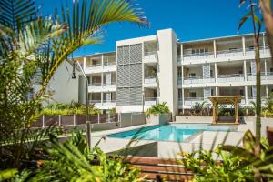 Piscina de la sau aproape de L'Appart du Tropiclub - bien-être à 2 pas du lagon