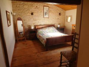 Una cama o camas en una habitación de Chatenet 61 fotos más