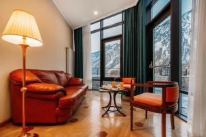 Posezení v ubytování Porta Caucasia Kazbegi