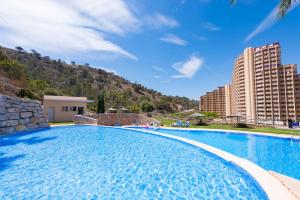 Basen w obiekcie Benidorm High rise apartments - Sea Views - Torre Lugano lub w pobliżu