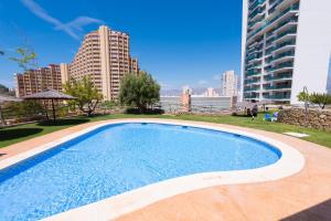 Basen w obiekcie Benidorm High rise apartments - Sea Views - Torre Lugano lub w pobliżu