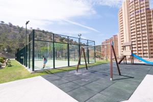 Basen w obiekcie Benidorm High rise apartments - Sea Views - Torre Lugano lub w pobliżu