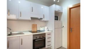 Η κουζίνα ή μικρή κουζίνα στο Flagship Private Villa