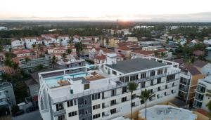 Nespecifikovaný výhled na destinaci Punta Cana nebo výhled na město při pohledu z apartmánu