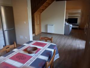 Postel nebo postele na pokoji v ubytování APARTAMENTOS CAMINO SANTO TORIBIO