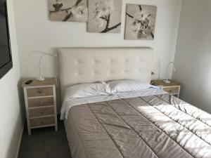 Postel nebo postele na pokoji v ubytování SI Apartamentos Benicassim