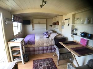 Gallery image of The Hawthorn Shepherds Hut in Eyemouth