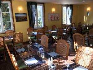 Restaurant ou autre lieu de restauration dans l'établissement Le Clos De Mutigny