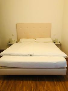 Ένα ή περισσότερα κρεβάτια σε δωμάτιο στο Modernes Apartment - Neustadt/Weinstraße Stadt