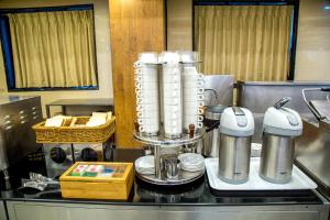 Hotel Tip Top Plaza的咖啡和沏茶工具