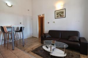 Posedenie v ubytovaní Apartments and Rooms Lorena 236