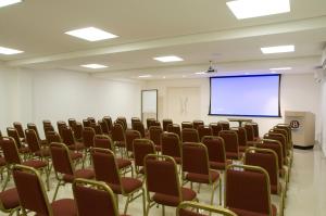 Área de negócios e/ou sala de conferências em BH Jaraguá Hotel