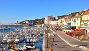Gallery image of Cassis centre- Entre Falaise et Port in Cassis