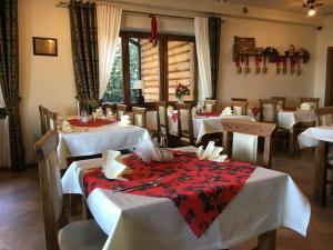 Restaurace v ubytování Hotel Dwór Karolówka