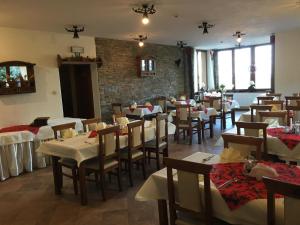 Restaurace v ubytování Hotel Dwór Karolówka