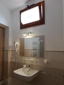 A bathroom at Il lago del Mugello B&B