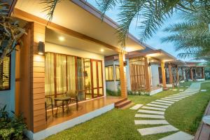 Zahrada ubytování Kan & Kan Luxury Pool Villa Hua Hin with all bathtub