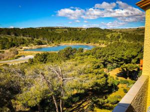 サン・ピエール・ラ・メールにあるAppartement St Pierre la merの塔からの湖の眺め