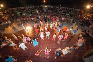 Hostia v ubytovaní Akti Beach Club + 37 fotografií