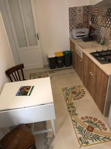 Virtuve vai virtuves zona naktsmītnē Trapani Apartments