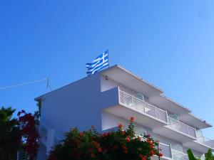 Gallery image of YANNA Studios & Apartments in Tsilivi
