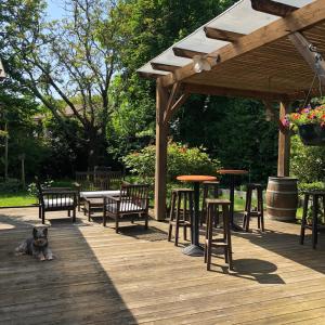 Zahrada ubytování Logis Hôtel & Restaurant Linça