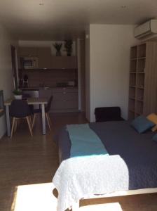 Postel nebo postele na pokoji v ubytování Au bien être